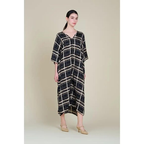 Boho Black Tie-Dye Kaftan Dress – V-Neck, Flowy Oversized Silhouette - Picture 4 of 6